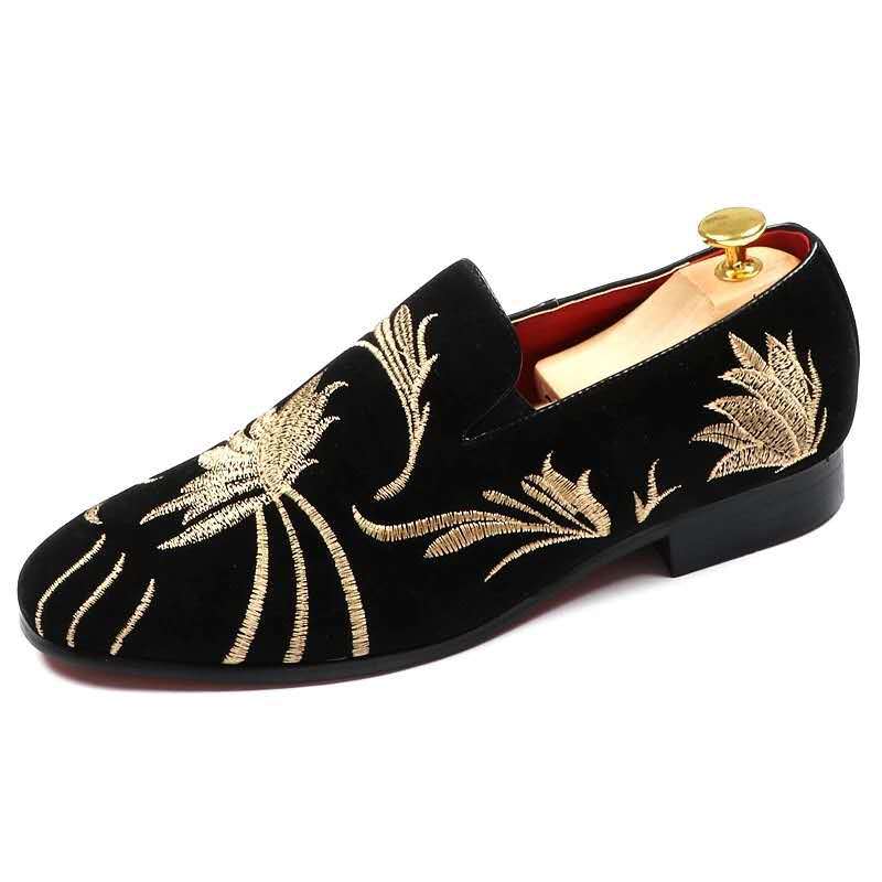 Velvet Loafers Shoe with Vintage Embroidery Noble design